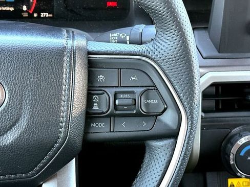 Certified 2025 Toyota Tacoma SR5 w/ SR5 Upgrade Package AWD/4WD image 22