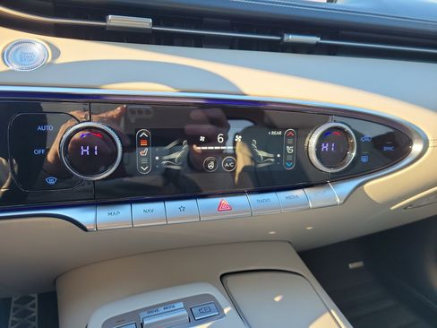 Used 2023 Genesis GV70 3.5T Sport w/ Sport Prestige Package image 25