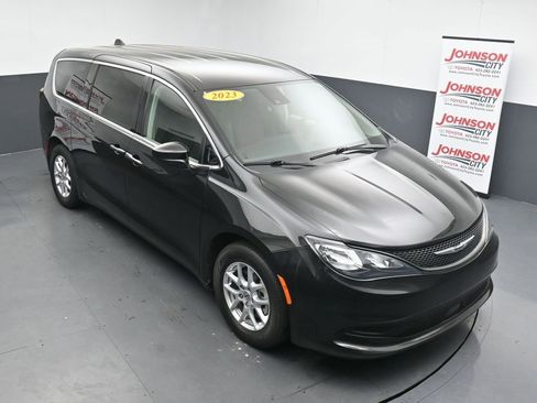 Used 2023 Chrysler Voyager LX FWD image 24