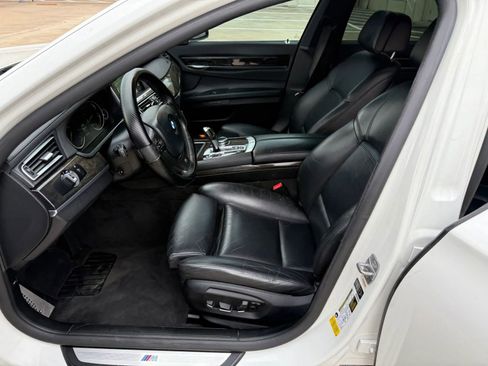 Used 2014 BMW 750Li image 12