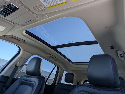 Used 2024 Lincoln Aviator Reserve image 17