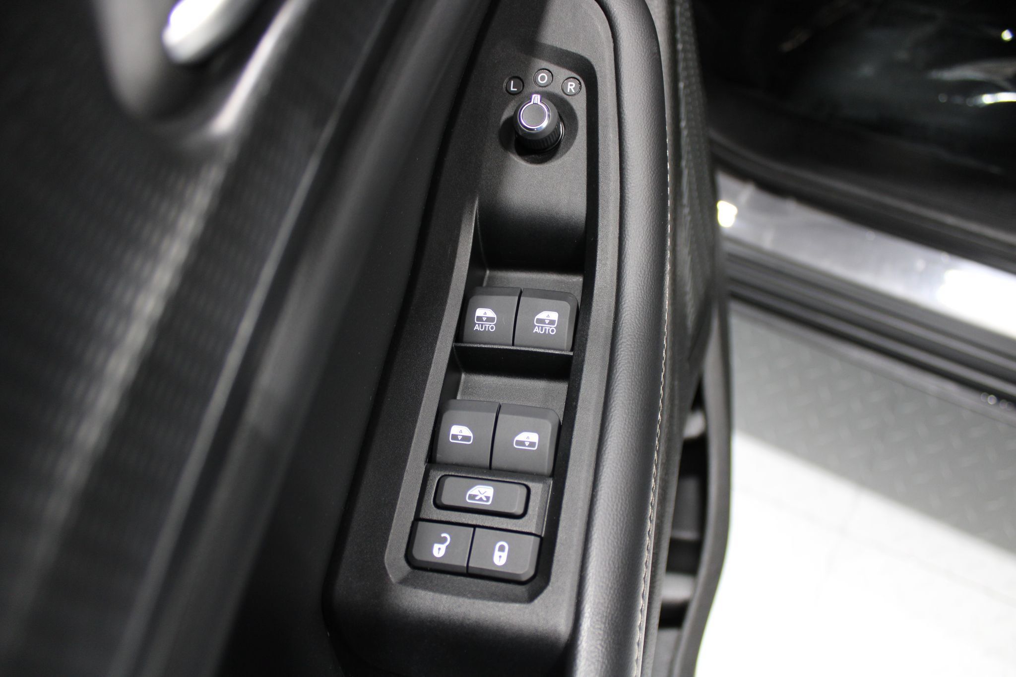 Used 2023 Jeep Grand Cherokee L Laredo AWD/4WD image 46