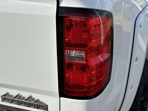 Used 2017 Chevrolet Silverado 2500 High Country w/ Duramax Plus Package image 11