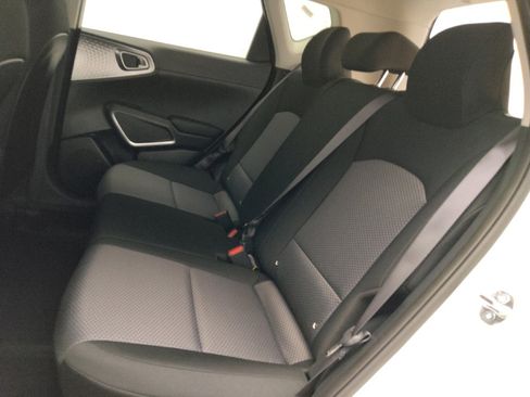 Used 2025 Kia Soul LX w/ LX Technology Package image 18