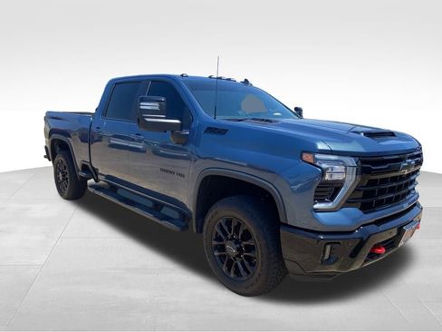 Used 2025 Chevrolet Silverado 2500 LT w/ Trail Boss Package AWD/4WD image 7