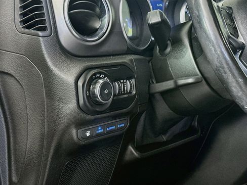Used 2021 Jeep Wrangler Unlimited Rubicon 4xe w/ Cold Weather Group AWD/4WD image 16