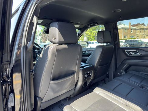 Used 2023 Chevrolet Suburban LT RWD image 30