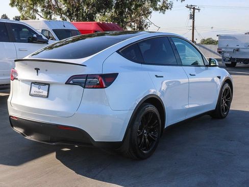 Used 2021 Tesla Model Y Long Range AWD/4WD image 9