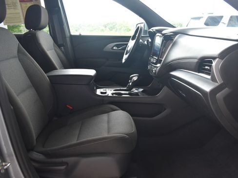 Used 2023 Chevrolet Traverse LT FWD image 5