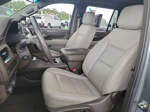 Used 2021 Chevrolet Tahoe Z71 w/ Z71 Off-Road Package AWD/4WD image 18