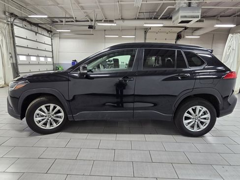 Certified 2025 Toyota Corolla Cross LE image 11