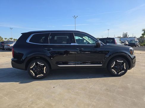 New 2025 Kia Telluride S image 8