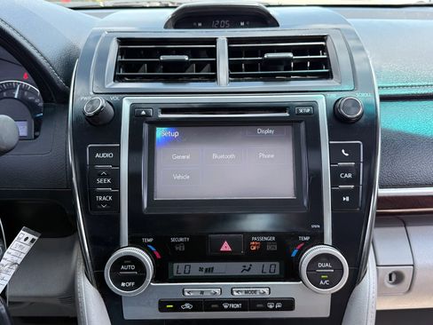 Used 2013 Toyota Camry XLE image 26