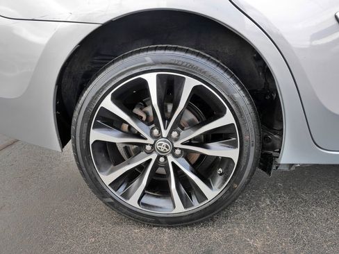 Used 2017 Toyota Corolla SE w/ SE Premium Package image 9