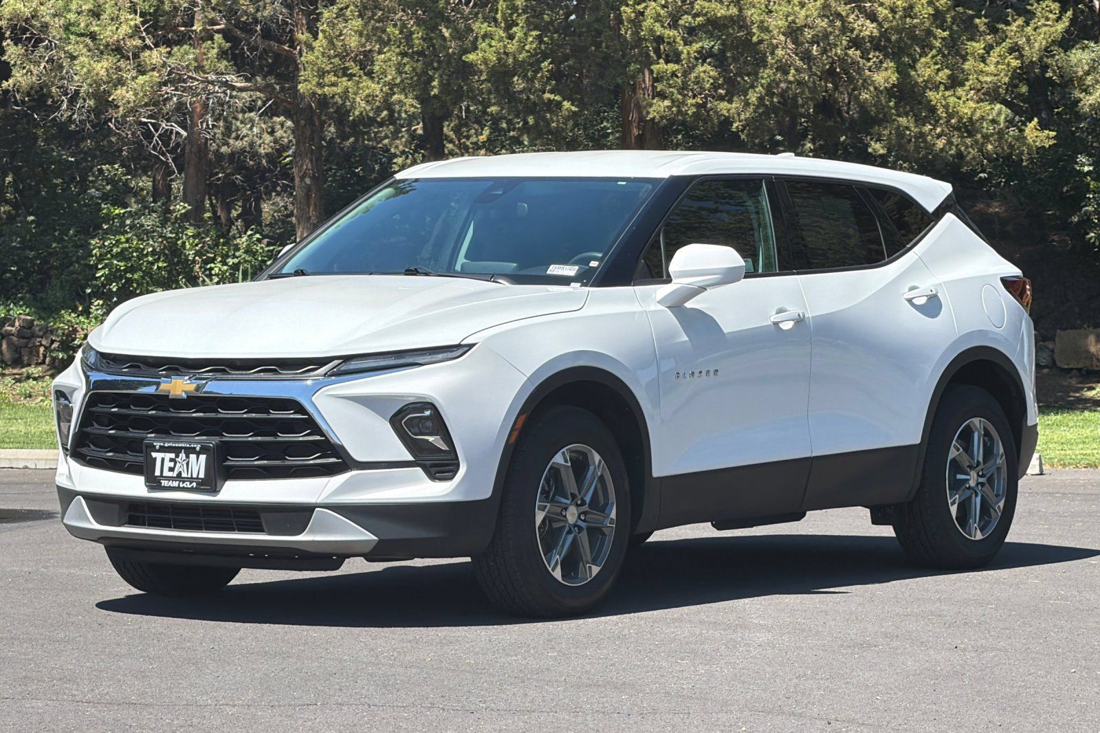 Used 2025 Chevrolet Blazer LT FWD image 8
