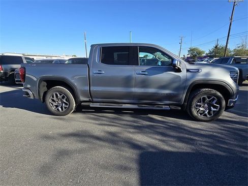 New 2026 GMC Sierra 1500 SLT image 4