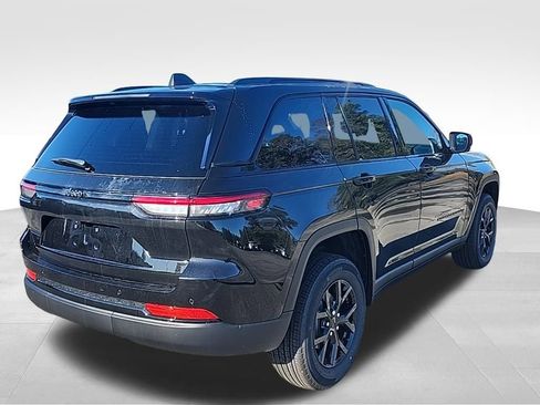 New 2025 Jeep Grand Cherokee Altitude image 22