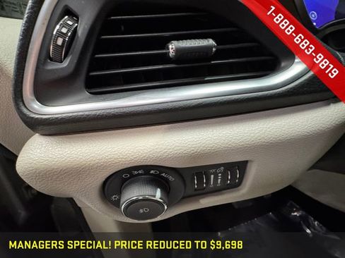 Used 2017 Chrysler Pacifica Touring-L Plus w/ Tire & Wheel Group image 23