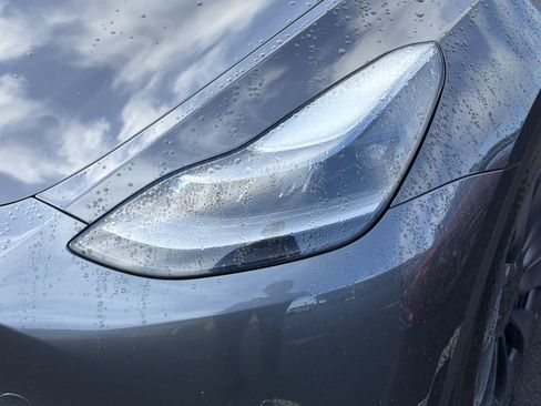 Used 2021 Tesla Model Y Performance AWD/4WD image 8