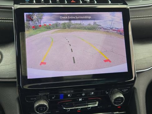 Used 2023 Jeep Grand Cherokee Overland AWD/4WD image 26