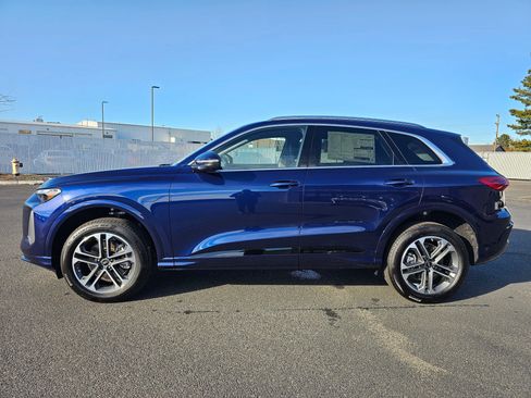 New 2025 Audi Q5 Premium image 3