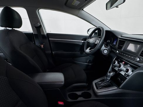 Used 2019 Hyundai Elantra SE w/ Winter Weather Package image 27