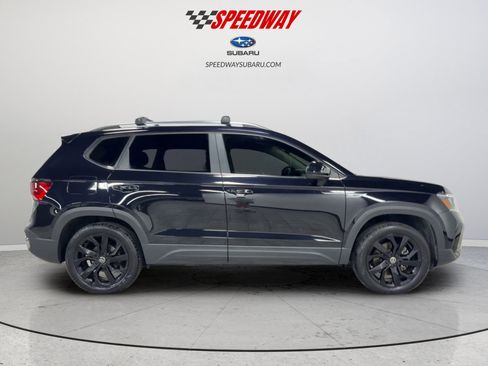 Certified 2023 Volkswagen Taos SE w/ Black Wheel Package AWD/4WD image 4