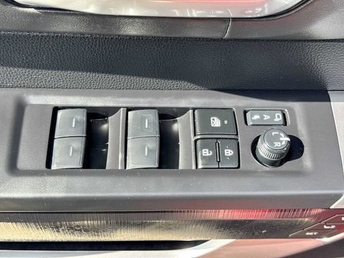 Used 2023 Toyota Sequoia Platinum AWD/4WD image 17
