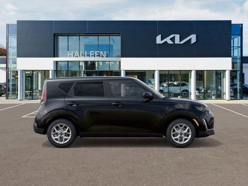 New 2025 Kia Soul LX image 7