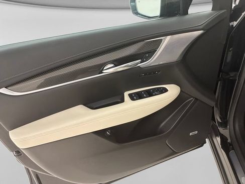 Used 2025 Cadillac XT6 Sport w/ LPO, Floor Liner Package AWD/4WD image 13