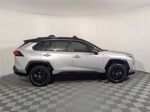 Certified 2022 Toyota RAV4 XSE AWD/4WD image 5