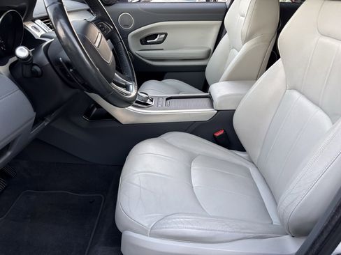 Used 2016 Land Rover Range Rover Evoque SE image 14
