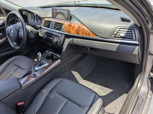 Used 2014 BMW 320i Sedan RWD image 18