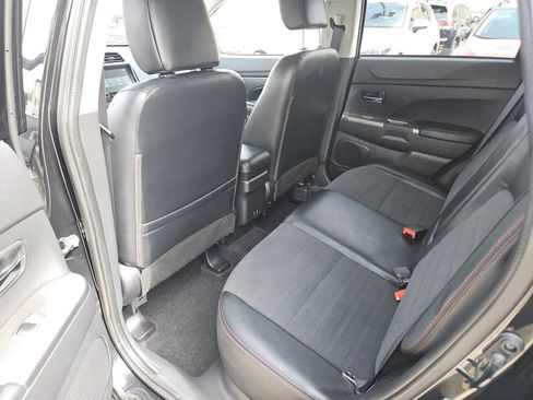 Used 2025 Mitsubishi Outlander Sport SE AWD/4WD image 28