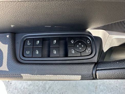Certified 2024 Porsche Cayenne Coupe AWD/4WD image 18