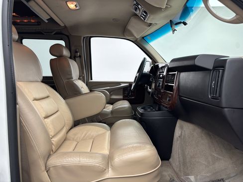 Used 2012 Chevrolet Express 1500 RWD image 22
