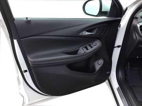 Used 2025 Buick Encore GX Avenir w/ Avenir Technology Package AWD/4WD image 19
