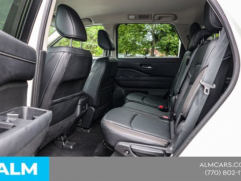 Used 2022 Nissan Pathfinder SL FWD image 18