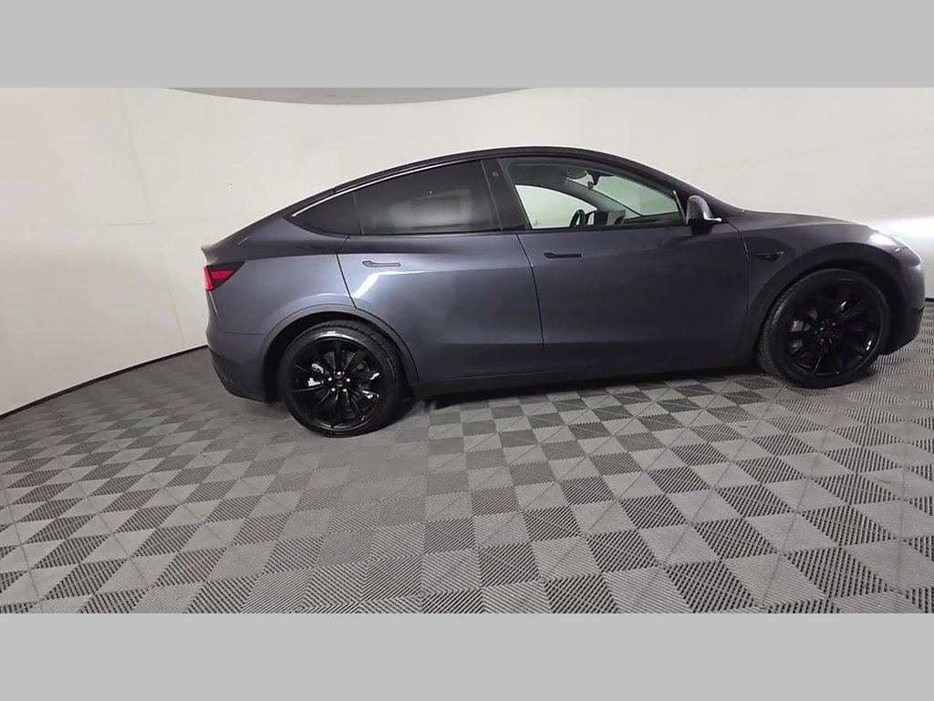 Used 2023 Tesla Model Y AWD image 38