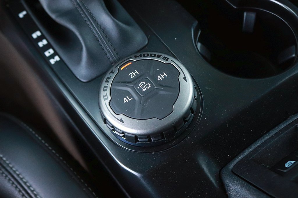 Used 2025 Ford Bronco Outer Banks AWD/4WD image 23