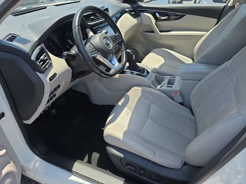 Used 2017 Nissan Rogue Sport SL w/ SL Premium Package FWD image 10