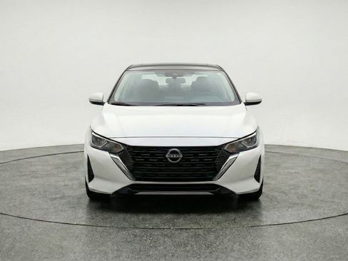 Used 2025 Nissan Sentra SV FWD image 2