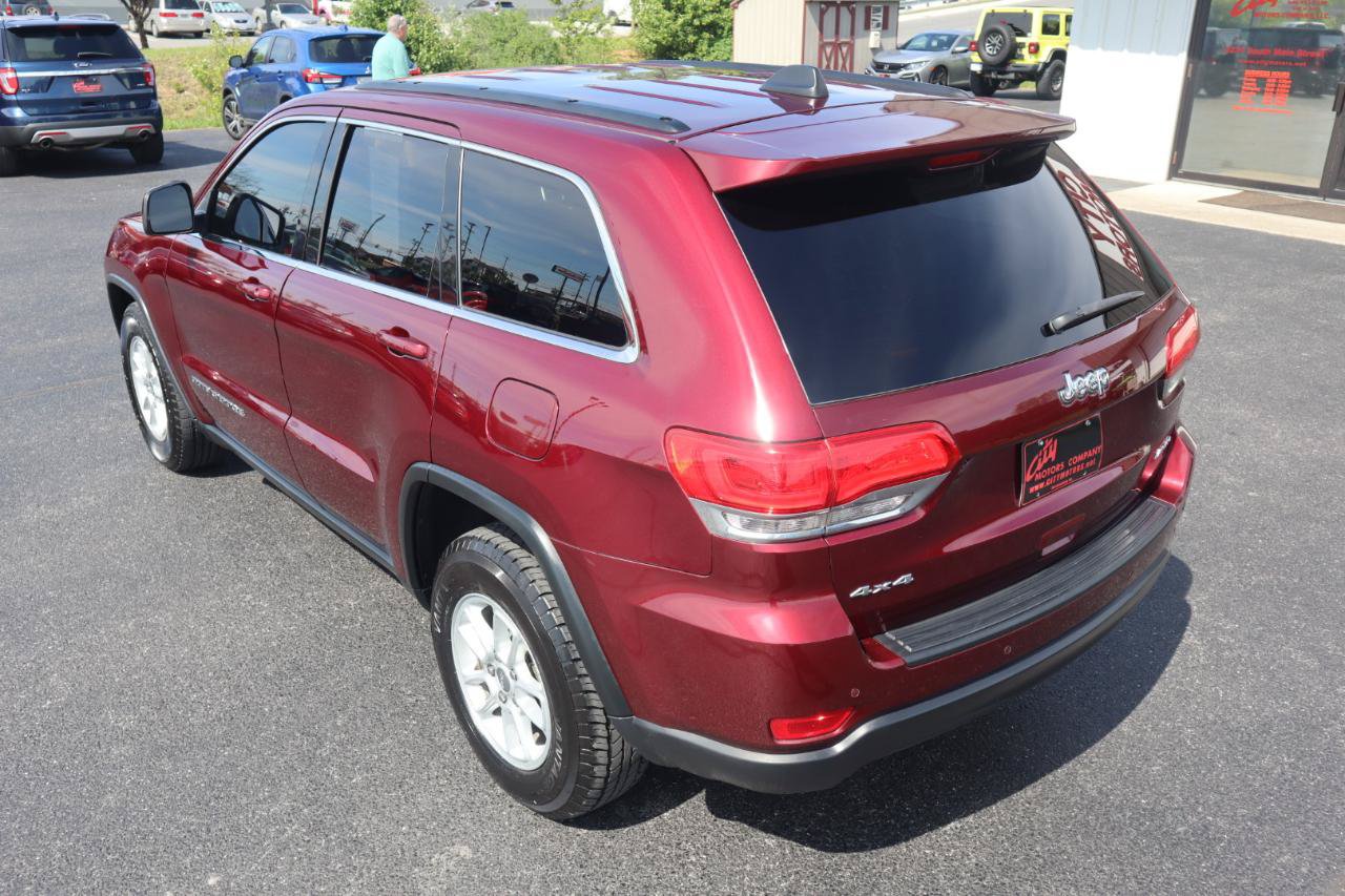 Used 2018 Jeep Grand Cherokee Laredo AWD/4WD image 14