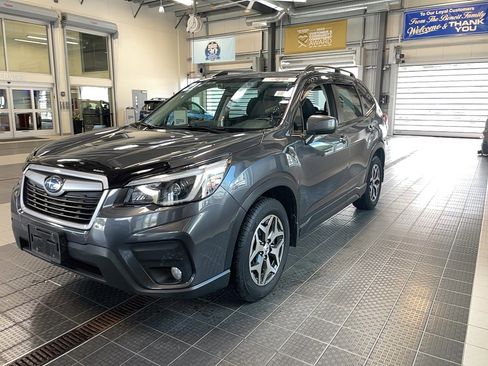 Used 2021 Subaru Forester Premium image 3