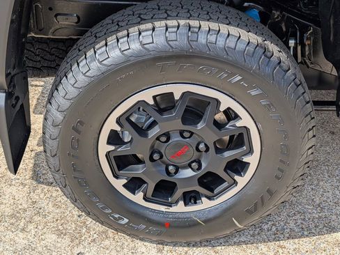 New 2026 Toyota Tacoma TRD Off-Road AWD/4WD image 18
