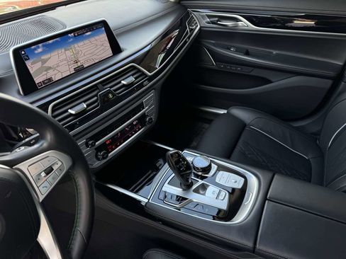 Used 2022 BMW ALPINA B7 xDrive w/ Luxury Rear Seating Package AWD/4WD image 16