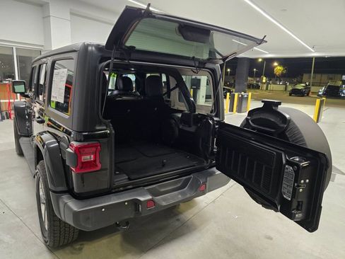 Used 2021 Jeep Wrangler Unlimited Sahara AWD/4WD image 41