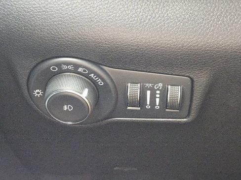 Used 2022 Jeep Compass High Altitude AWD/4WD image 30