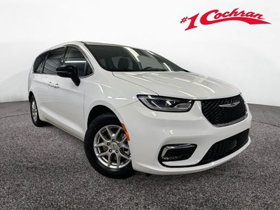 Used 2024 Chrysler Pacifica Touring-L