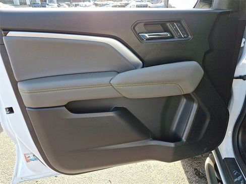 Used 2023 Chevrolet Colorado ZR2 w/ ZR2 Convenience Package III image 12